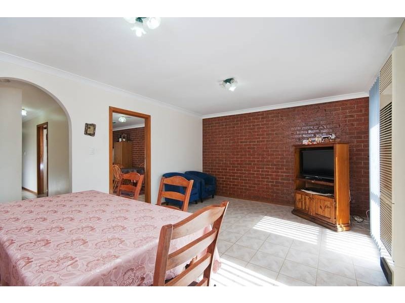 2/122 Tower Rd, Werribee VIC 3030