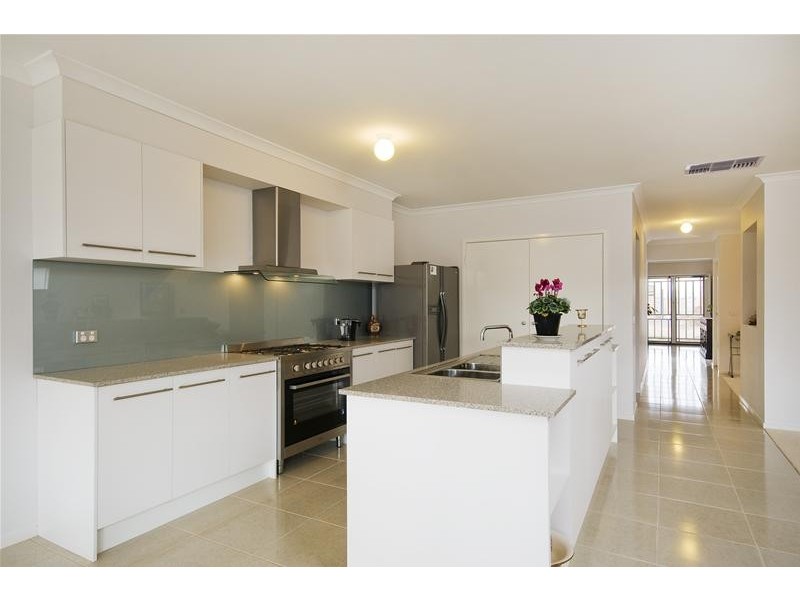 10 Kondalilla Drive, Truganina VIC 3029