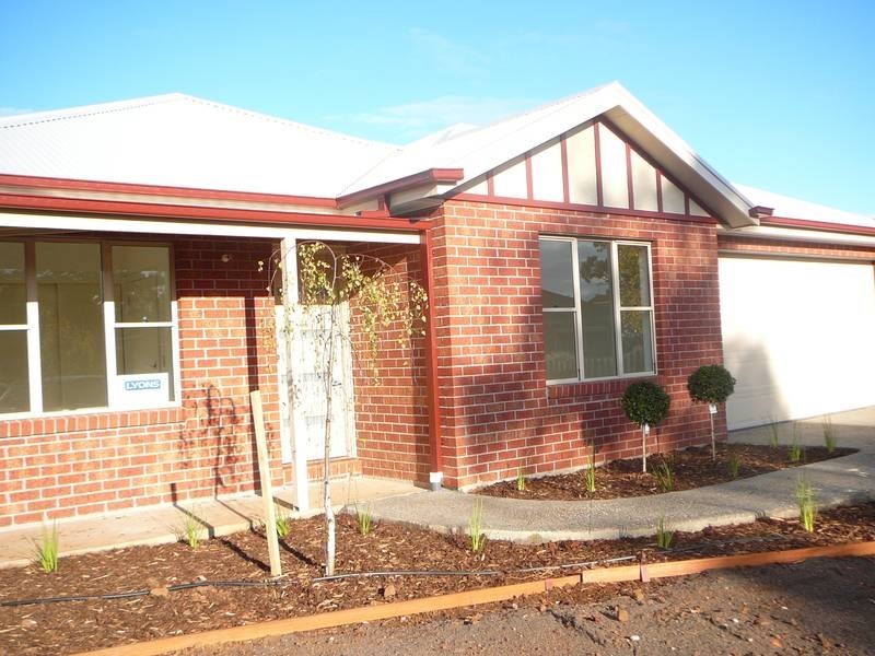 1/11 Filippin Court, Werribee VIC 3030