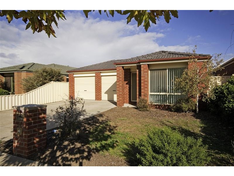 4 Beveridge Court, Point Cook VIC 3030