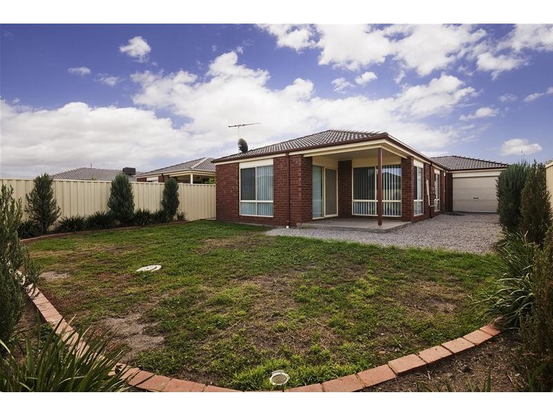 4 Beveridge Court, Point Cook VIC 3030