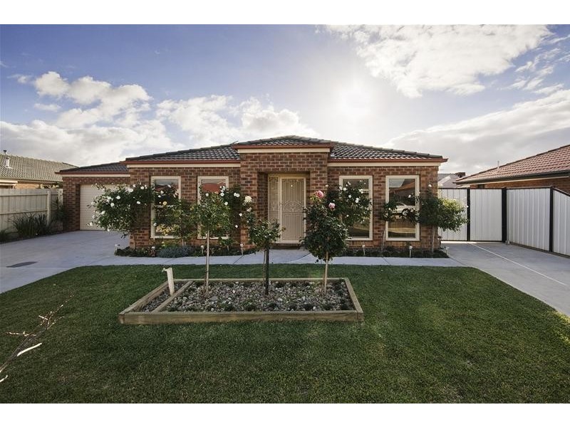 6 Yankos Drive, Werribee VIC 3030