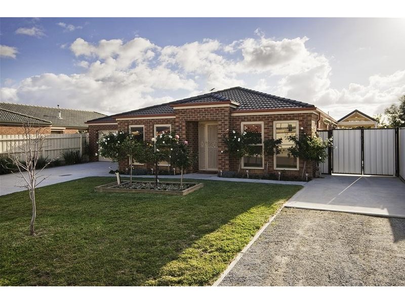 6 Yankos Drive, Werribee VIC 3030