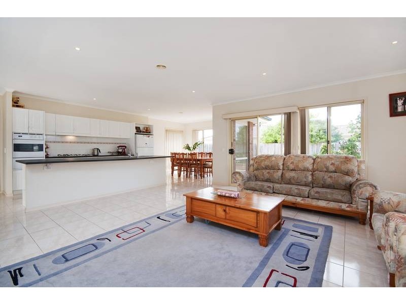 6 Nitaya St, Hoppers Crossing VIC 3029