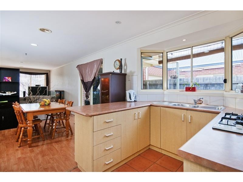 32 Kasem Drive, Werribee VIC 3030