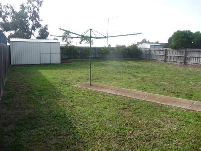 10 Marlo Square Crescent, Wyndham Vale VIC 3024