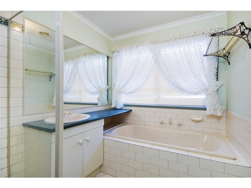 39 Casey Drive, Hoppers Crossing VIC 3029