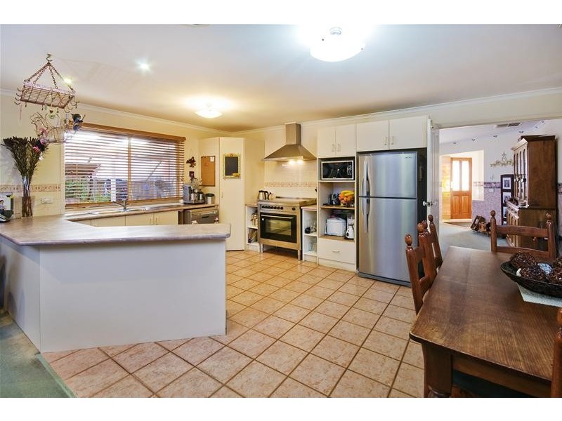 8 Hawthorn Drive, Hoppers Crossing VIC 3029