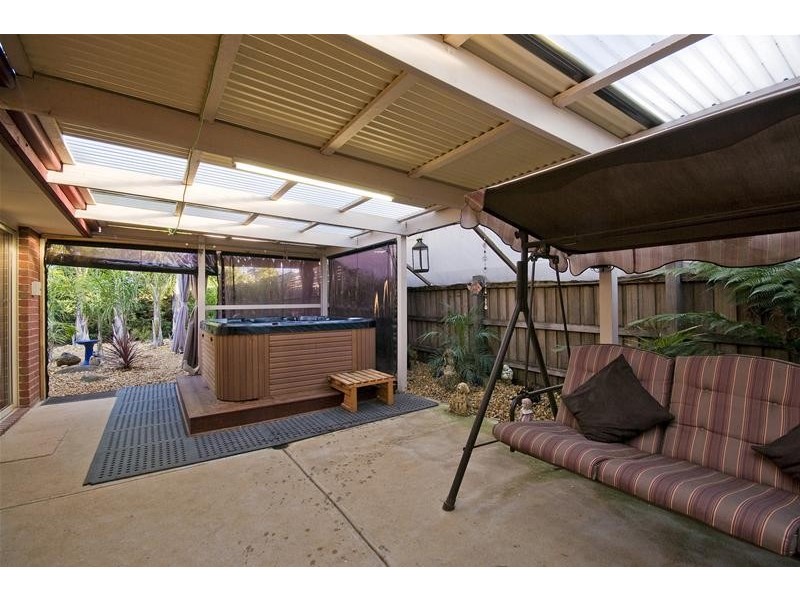 8 Hawthorn Drive, Hoppers Crossing VIC 3029