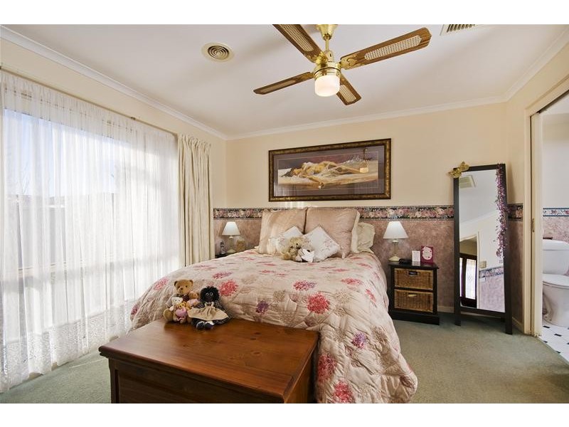8 Hawthorn Drive, Hoppers Crossing VIC 3029