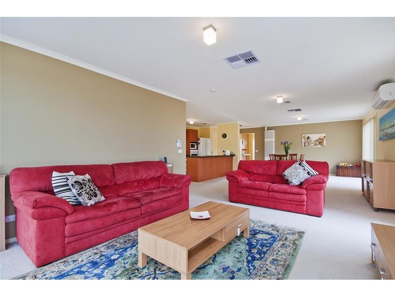 45 Alsace Avenue, Hoppers Crossing VIC 3029