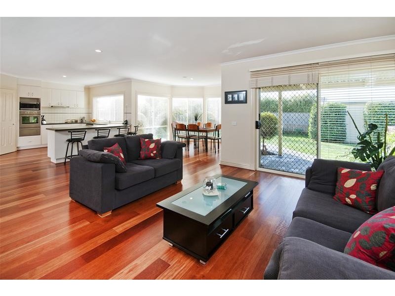 15 Little John Street, Werribee VIC 3030