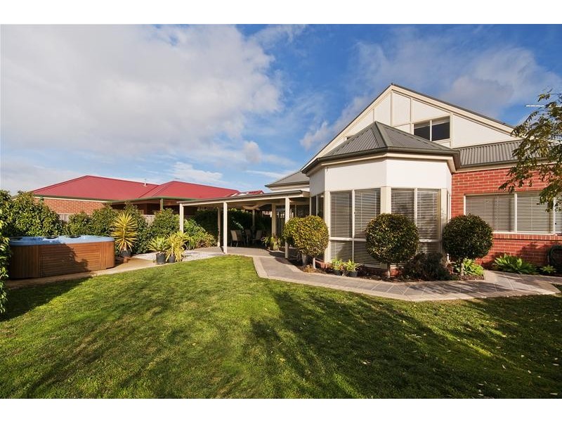 15 Little John Street, Werribee VIC 3030