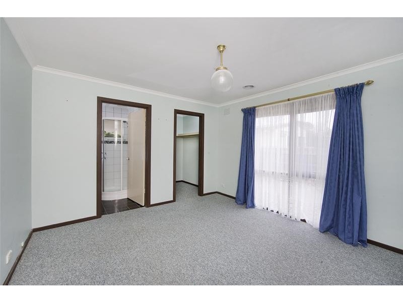 8 Greens Road, Wyndham Vale VIC 3024