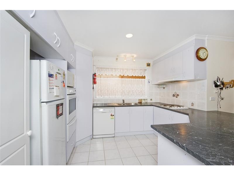 27 Golden Ash Grove, Hoppers Crossing VIC 3029