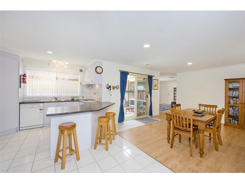 27 Golden Ash Grove, Hoppers Crossing VIC 3029