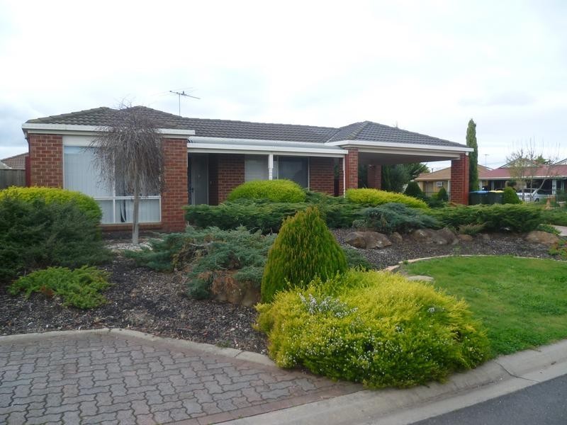 8 Lorraine Close, Hoppers Crossing VIC 3029