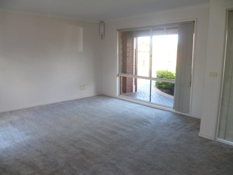 8 Lorraine Close, Hoppers Crossing VIC 3029