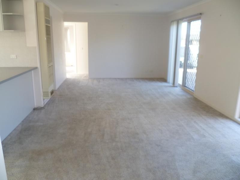 8 Lorraine Close, Hoppers Crossing VIC 3029