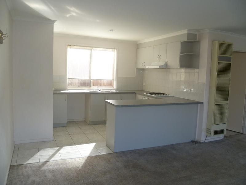 8 Lorraine Close, Hoppers Crossing VIC 3029