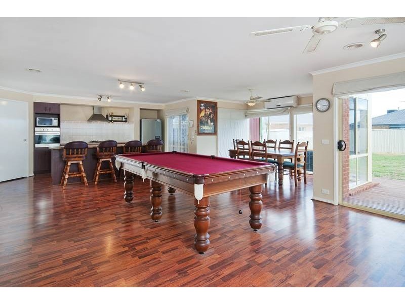 11 Chesterton Ave, Tarneit VIC 3029