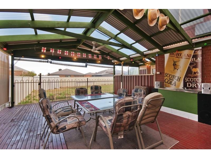 11 Chesterton Ave, Tarneit VIC 3029