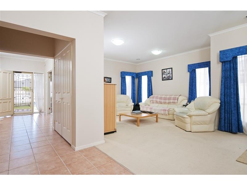 28 Knightsbridge Drive, Tarneit VIC 3029