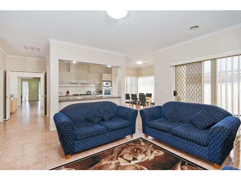 28 Knightsbridge Drive, Tarneit VIC 3029
