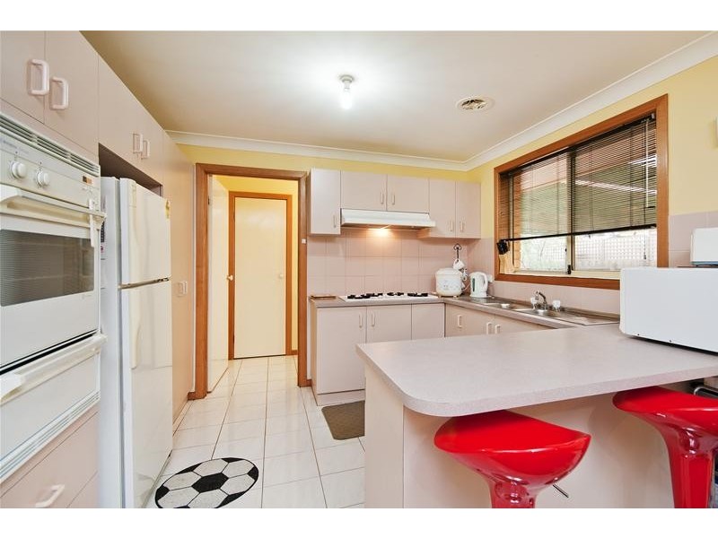 18 Thames Boulevard, Werribee VIC 3030