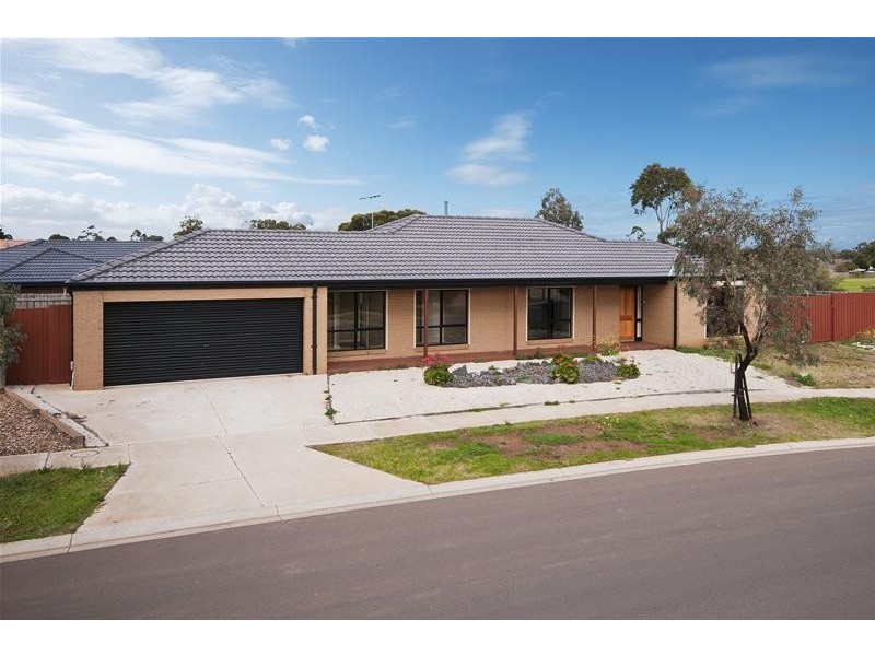 21 Christina Crescent, Kurunjang VIC 3337