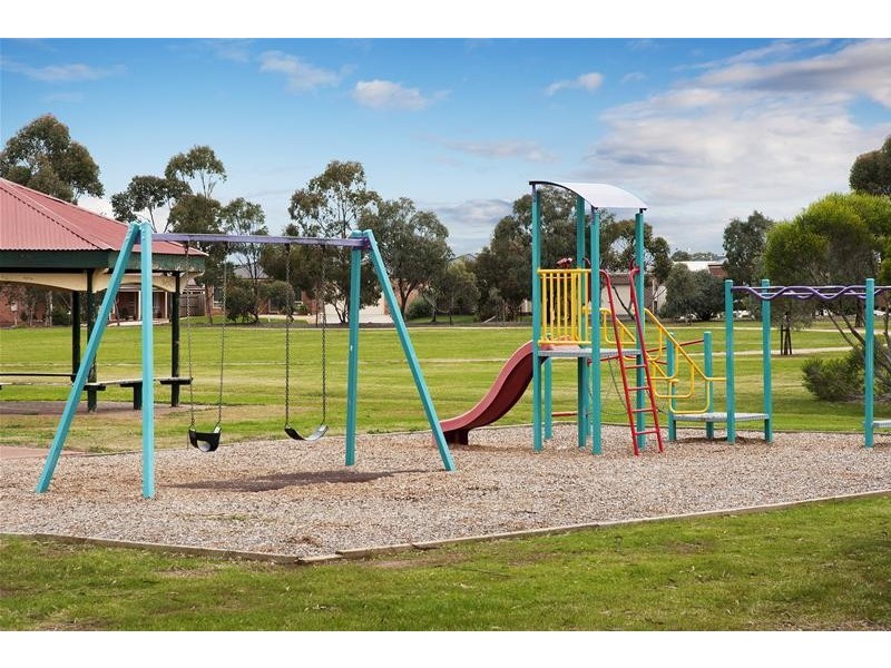 21 Christina Crescent, Kurunjang VIC 3337