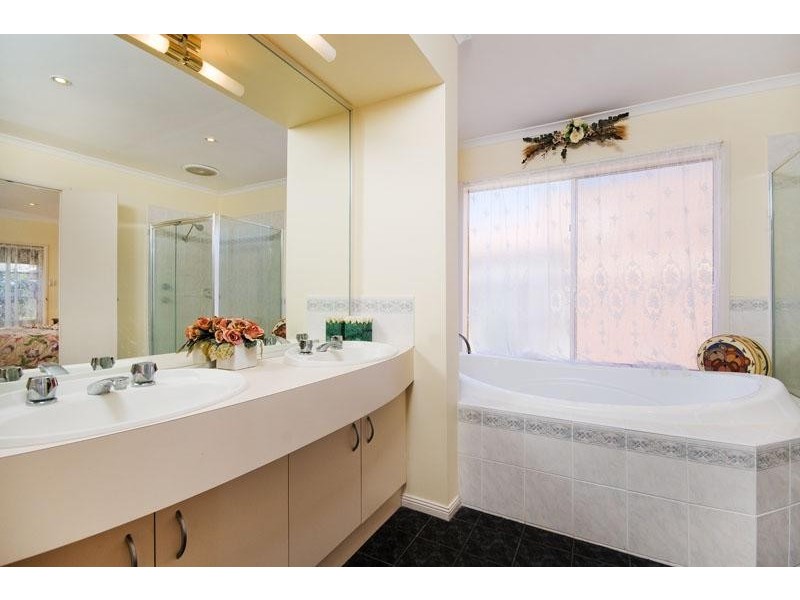 54 Birchwood Boulevard, Hoppers Crossing VIC 3029