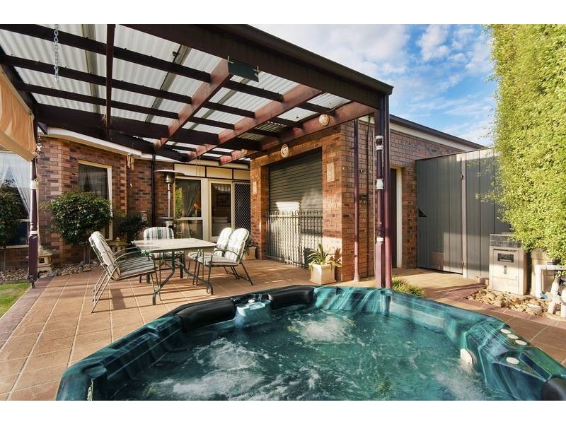 9 Melrose Plc, Werribee VIC 3030