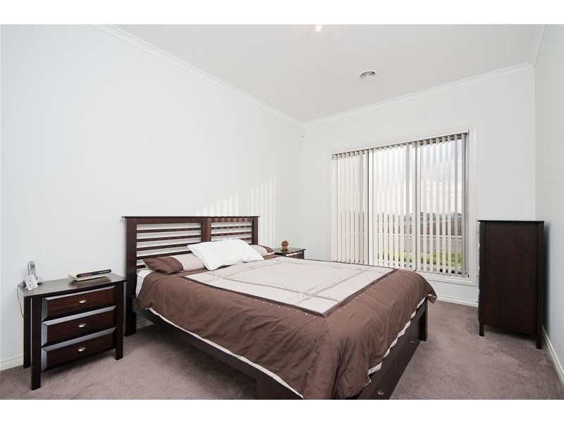 75 Fantail Crescent, Williams Landing VIC 3027