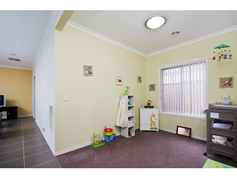 75 Fantail Crescent, Williams Landing VIC 3027