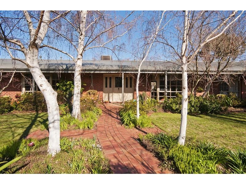 2 De Garis Place, Werribee VIC 3030