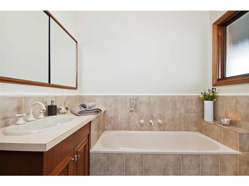 2 De Garis Place, Werribee VIC 3030