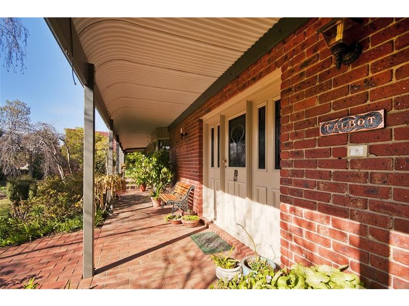 2 De Garis Place, Werribee VIC 3030