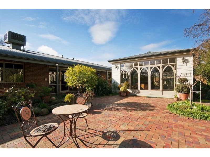 2 De Garis Place, Werribee VIC 3030