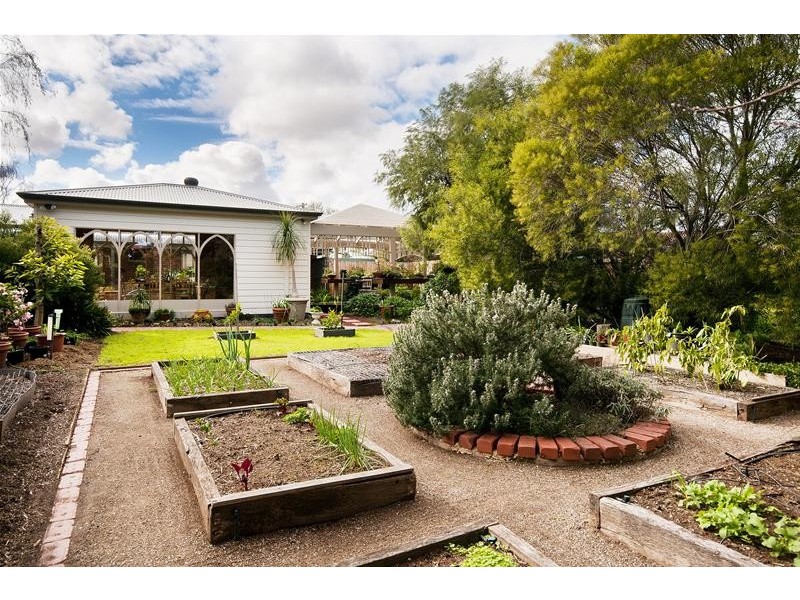 2 De Garis Place, Werribee VIC 3030