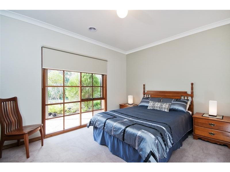 2 De Garis Place, Werribee VIC 3030