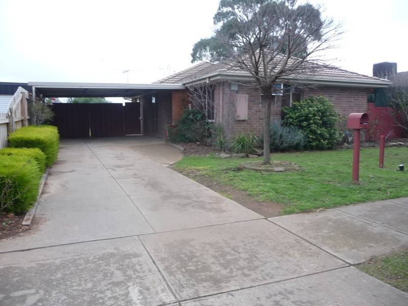 13 Hawkesbury Road, Werribee VIC 3030