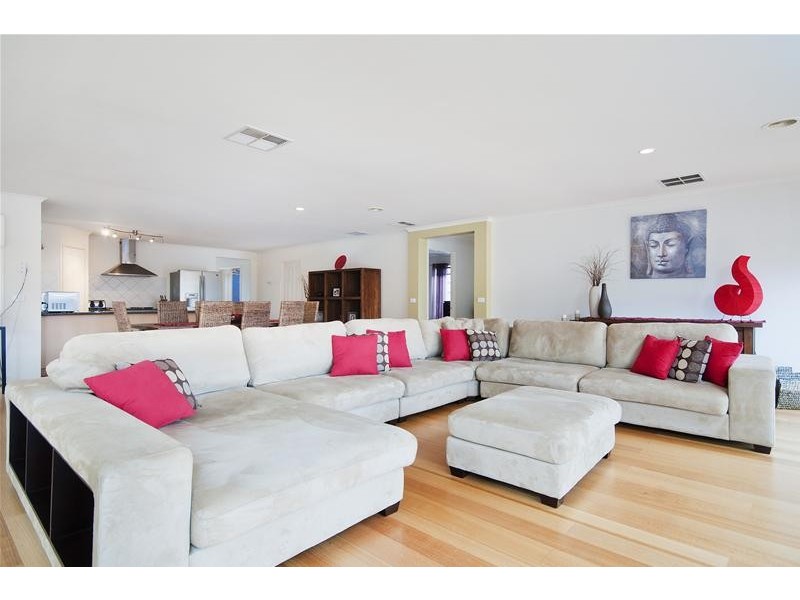 28 Penny Crescent, Hoppers Crossing VIC 3029