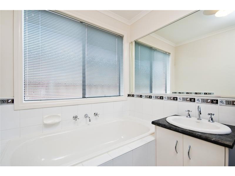 96 Rose Grange Boulevard, Tarneit VIC 3029