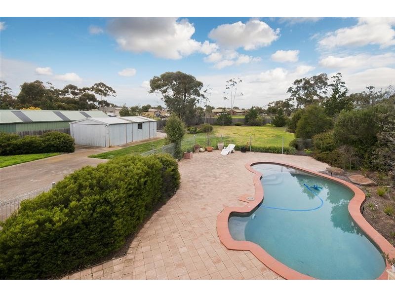 32 Wynarka Drive, Hoppers Crossing VIC 3029