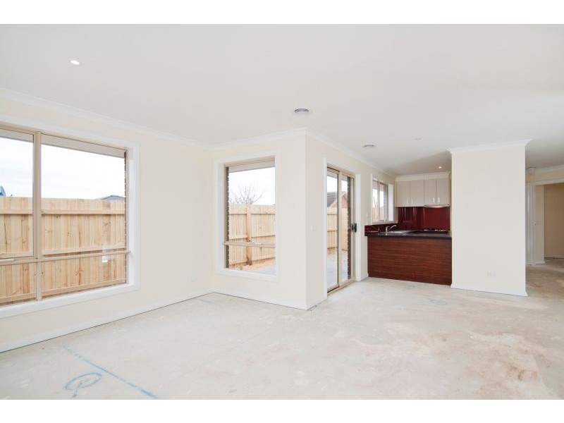 13b Whimbrel Crt, Werribee VIC 3030