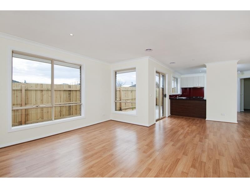 13b Whimbrel Crt, Werribee VIC 3030