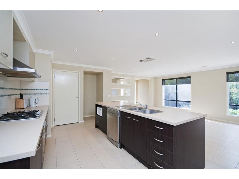 113 Manor Lakes Boulevard, Wyndham Vale VIC 3024