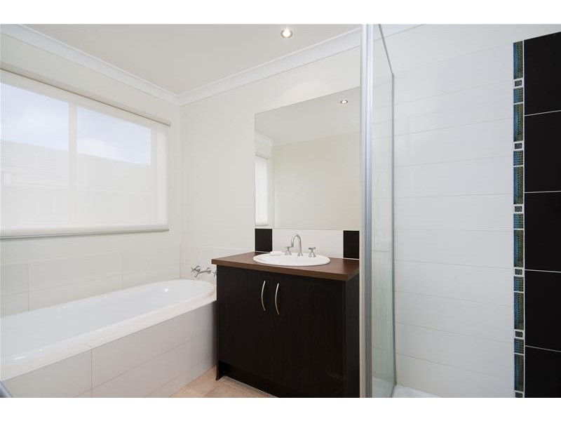 113 Manor Lakes Boulevard, Wyndham Vale VIC 3024