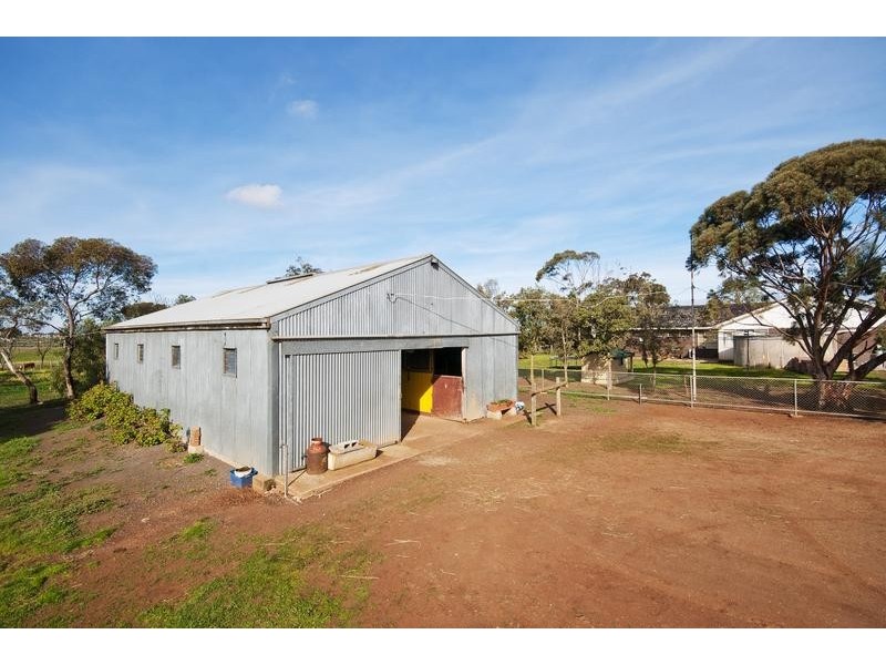990 Sayers Rd, Tarneit VIC 3029